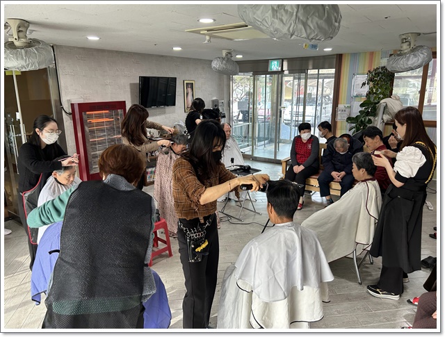 0227미용봉사.jpeg