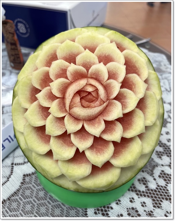 20240216_김미현_수박카빙후원방문_생일잔치용_1.jpg
